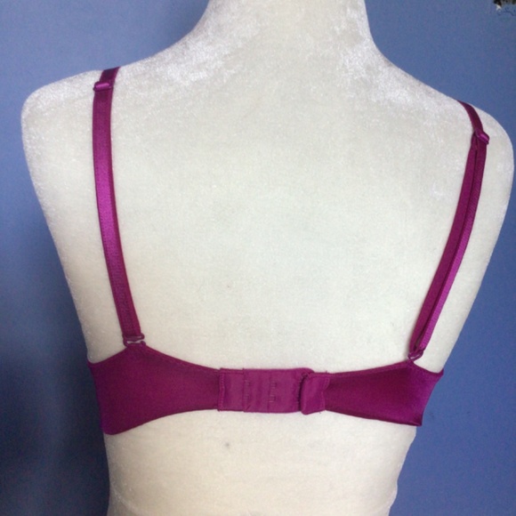 Victoria’s Secret Bombshell Plunge Bra with Lace Overlay - Picture 4 of 7